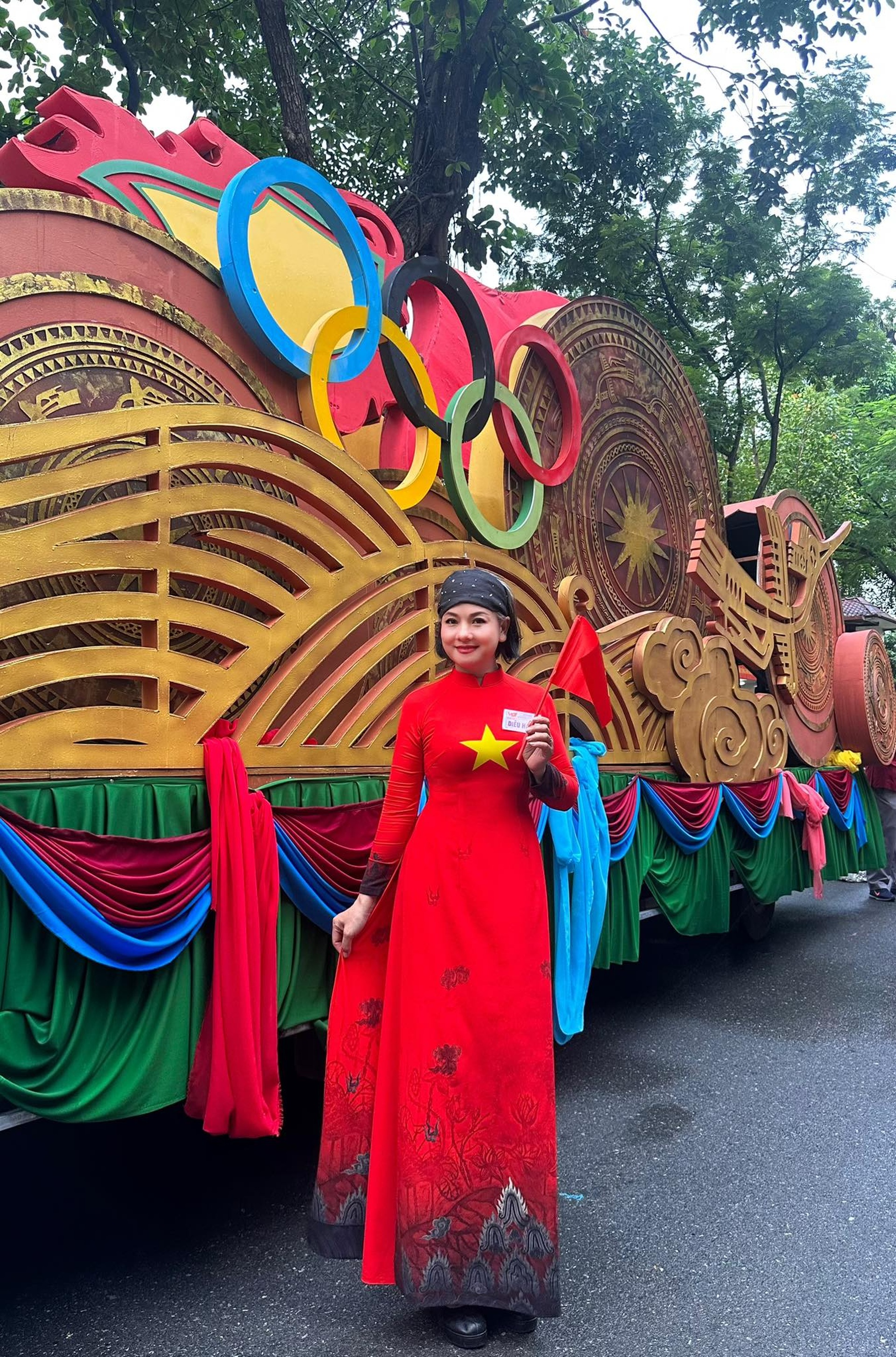 NSND Thu Quế kể lý do để tóc bạc trắng - 6