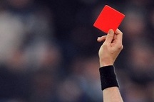 Bị phạt thẻ đỏ, cầu thủ “nổi điên” dùng đầu húc chết trọng tài