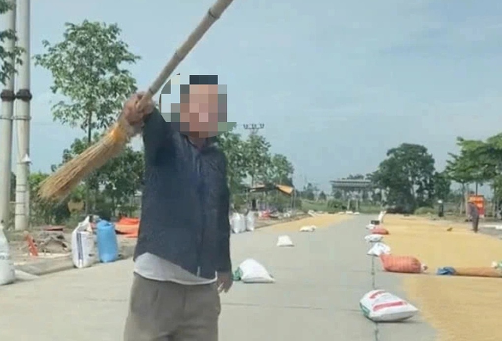 Người dân phơi thóc lúa, ngăn chặn xe lưu thông sẽ bị xử lý như thế nào? - 1 Người dân phơi thóc lúa, ngăn chặn xe lưu thông sẽ bị xử lý như thế nào? - 1