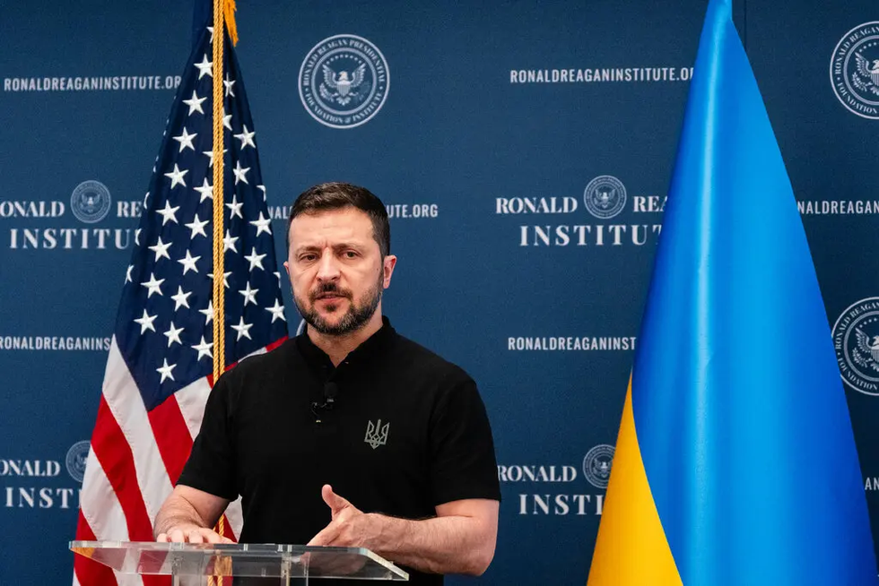 Ukraine tìm lá chắn an ninh trước khi ông Trump nhậm chức - 2 Ukraine tìm lá chắn an ninh trước khi ông Trump nhậm chức - 2