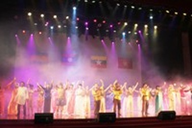 Tiếp thu nghệ thuật các cộng đồng trong khối ASEAN