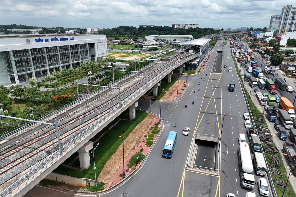 Bố trí xe đưa cán bộ Bình Dương, Bà Rịa - Vũng Tàu đến TPHCM làm việc - 1 Bố trí xe đưa cán bộ Bình Dương, Bà Rịa - Vũng Tàu đến TPHCM làm việc - 1