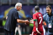 HLV Alfred Riedl bật mí về tương lai sau thất bại trước Thái Lan