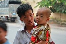 Trẻ bị bạo hành: Hãy biết cách bảo vệ con