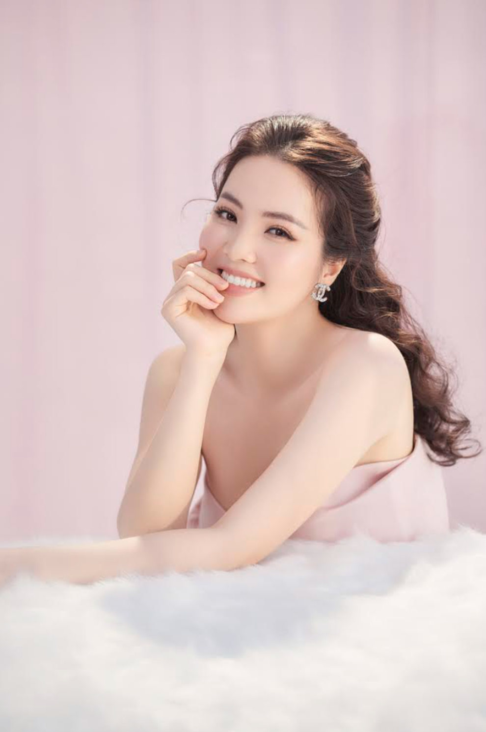 Á hậu Thụy Vân: Tôi quê mùa giữa showbiz hào nhoáng - 1 Á hậu Thụy Vân: Tôi quê mùa giữa showbiz hào nhoáng - 1
