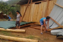 5 người bị thương bởi mưa đá kèm gió lớn