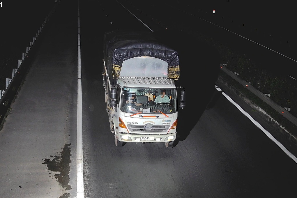 Tài xế xui nhau cách lừa camera AI, Cục CSGT khẳng định không thể qua mắt - 1