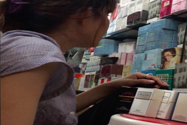 La liệt các loại nước hoa nổi tiếng "rẻ như bèo" công khai bày bán