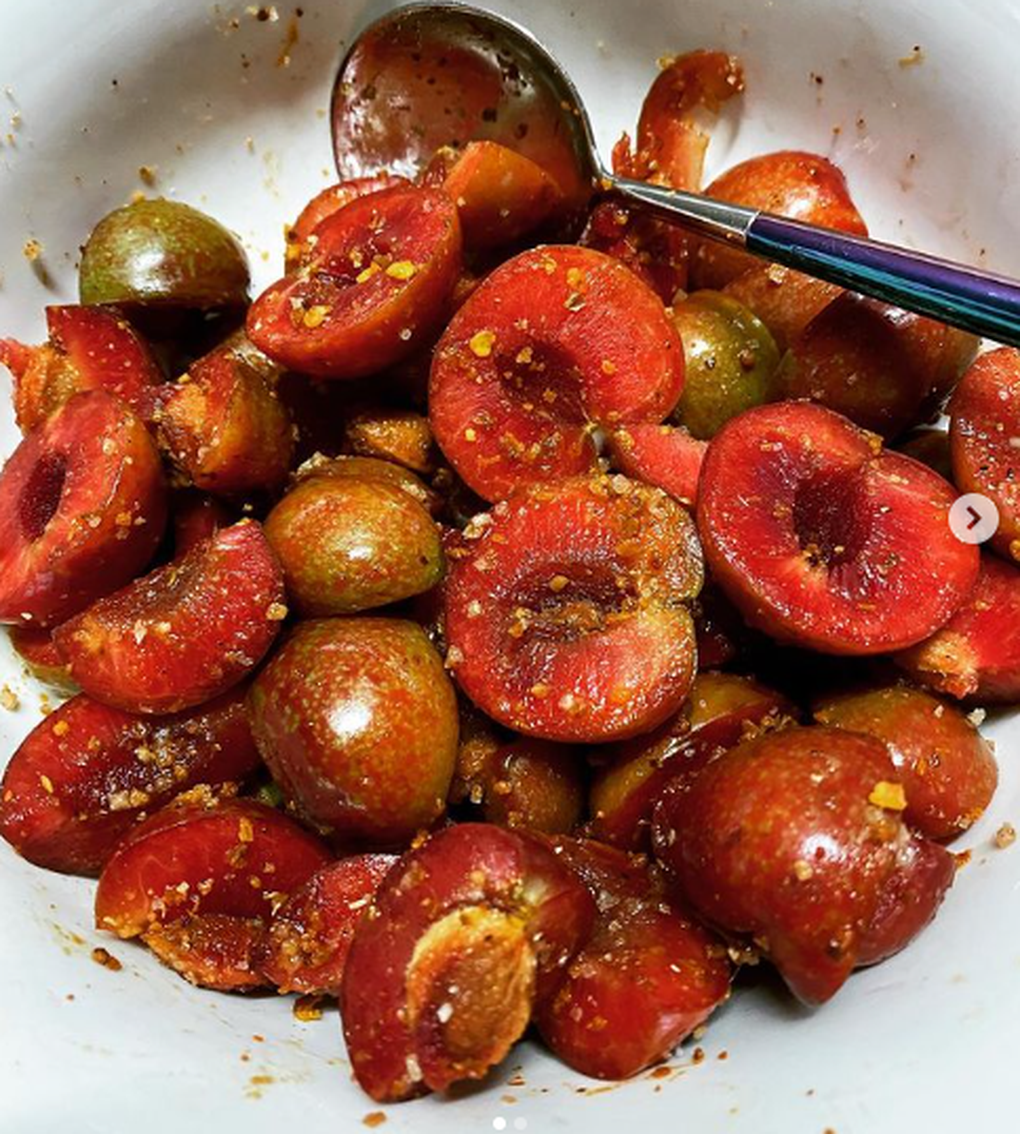Khách Tây sống ở Việt Nam 7 năm tiết lộ cách làm món mận lắc siêu ngon - 1 Khách Tây sống ở Việt Nam 7 năm tiết lộ cách làm món mận lắc siêu ngon - 1
