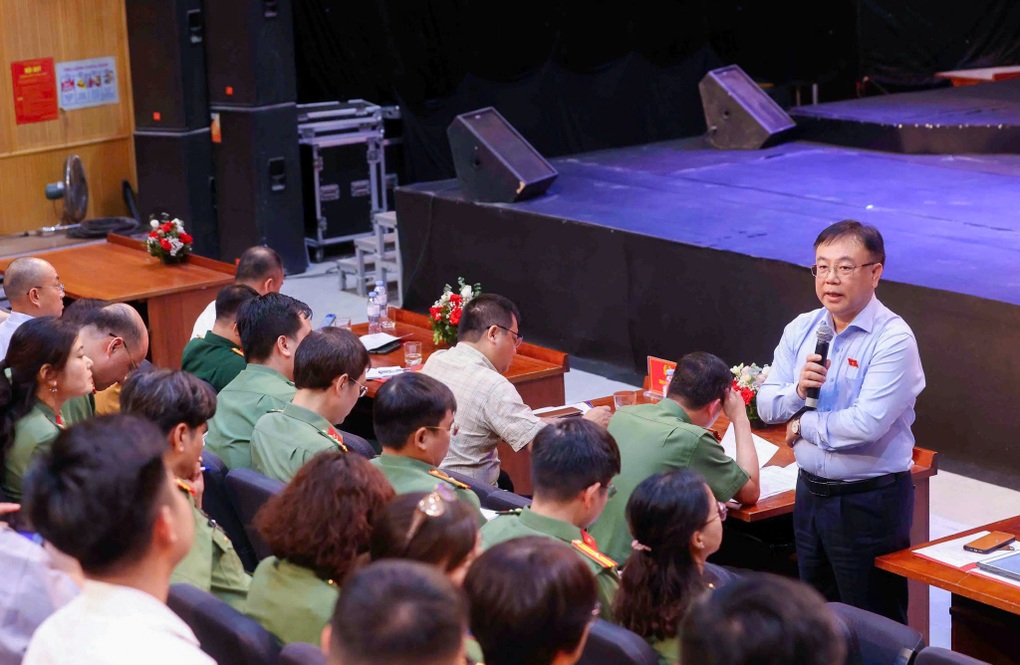 Đại biểu Quốc hội nói về đề xuất bỏ tử hình với tội Tham ô, Nhận hối lộ - 1 Đại biểu Quốc hội nói về đề xuất bỏ tử hình với tội Tham ô, Nhận hối lộ - 1