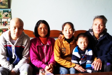 Chuyện người mẹ kế triệt sản để toàn tâm lo cho 8 con riêng của chồng