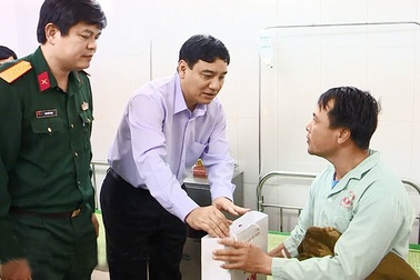 Mìn phát nổ trong lúc tìm kiếm hài cốt liệt sĩ, một Trung úy bị thương