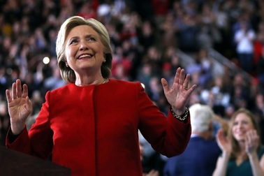 Bà Clinton vui mừng sau thất bại xóa bỏ “di sản Obama” của ông Trump