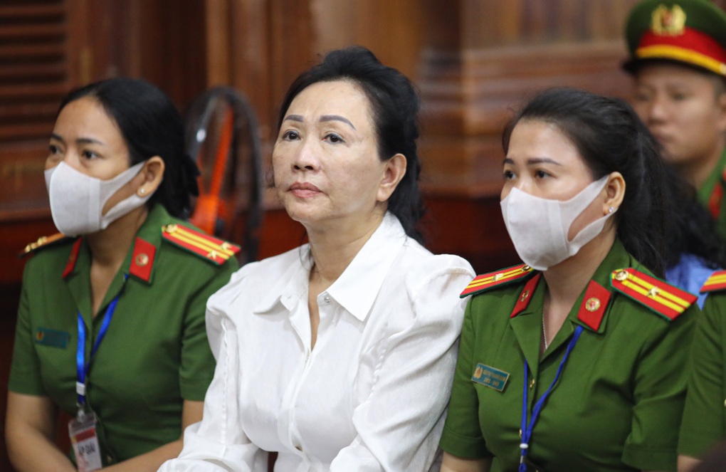Bà Trương Mỹ Lan xin giảm nhẹ tội cho Nguyễn Cao Trí - 2 Bà Trương Mỹ Lan xin giảm nhẹ tội cho Nguyễn Cao Trí - 2