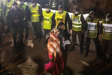 Thế giới xót thương em bé rơi xuống giếng sau chiến dịch giải cứu nghẹt thở