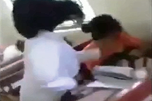 Nữ sinh lớp 7 bị bạn túm tóc tát tới tấp ngay trong lớp