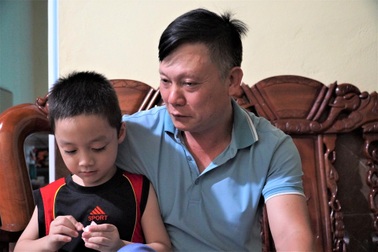 Tài xế về từ Lào: "Tôi đã nghĩ ngày sinh nhật của con là ngày giỗ của mình"