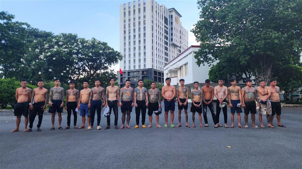 Bộ Công an bắt hàng chục gã xăm trổ, triệt phá ổ tội phạm ở Tiền Giang - 1 Bộ Công an bắt hàng chục gã xăm trổ, triệt phá ổ tội phạm ở Tiền Giang - 1