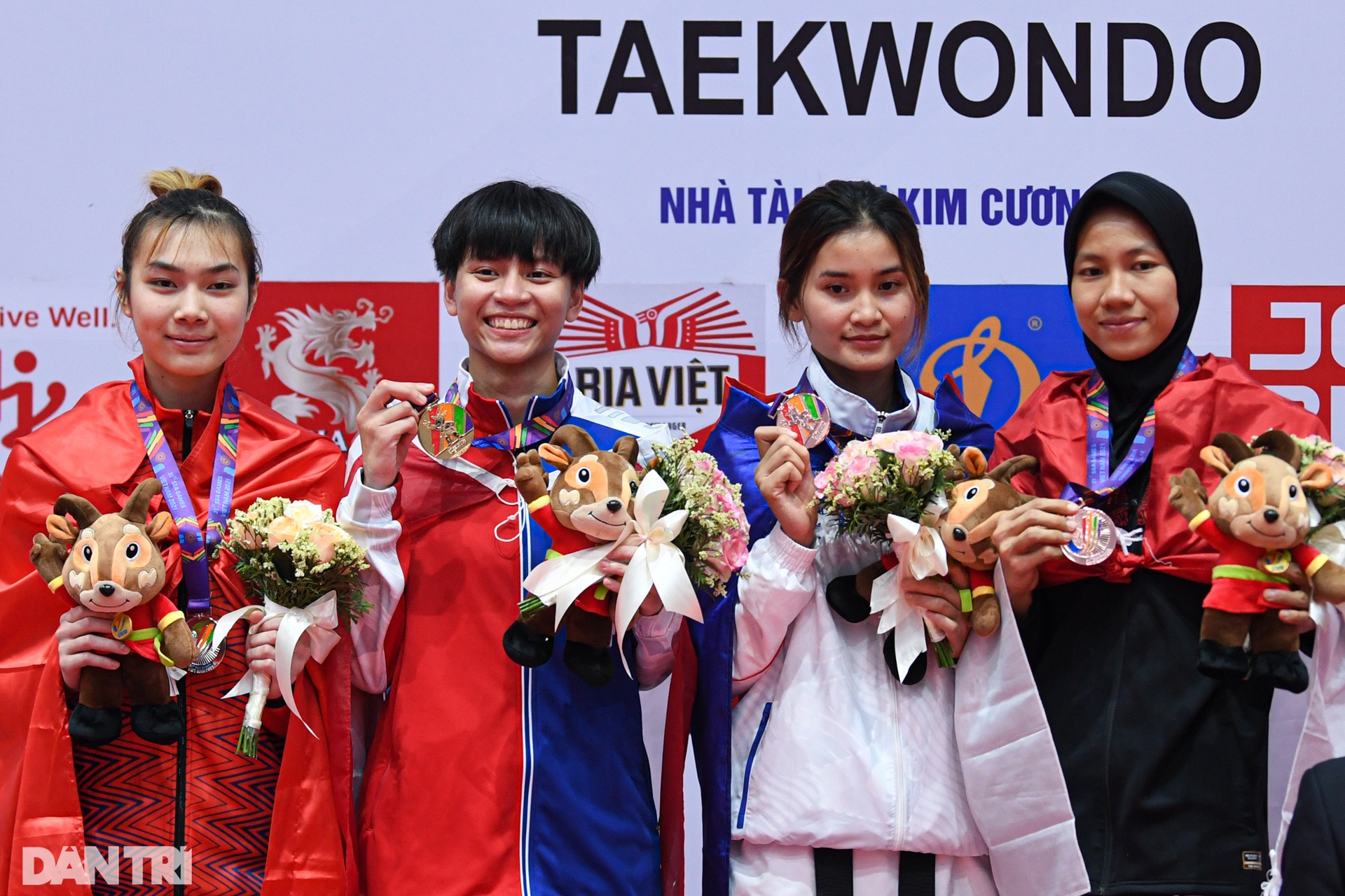 Bông hồng nở muộn của Taekwondo Việt Nam và thành quả HCV tại SEA Games - 22 Bông hồng nở muộn của Taekwondo Việt Nam và thành quả HCV tại SEA Games - 22