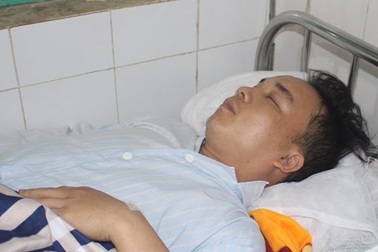 Vụ vợ chồng thương vong bởi nghịch tử: Nghi phạm bị sốc khi biết tin bố chết