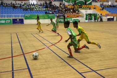 Hàng trăm “cầu thủ nhí” tranh tài tại giải bóng đá học sinh phổ thông toàn quốc