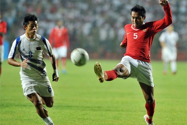 HLV Riedl hạ quyết tâm vượt qua U23 Singapore