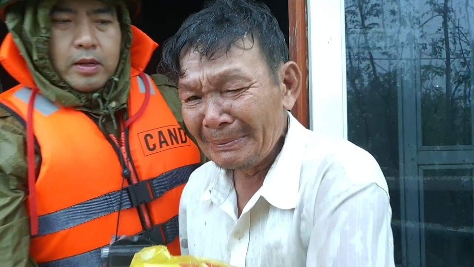 Thủy điện tiếp tục xả nước, Huế sẽ đón lũ lớn trong đêm - 11 Thủy điện tiếp tục xả nước, Huế sẽ đón lũ lớn trong đêm - 11