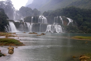 Thác Bản Giốc - nàng công chúa ngủ trong rừng