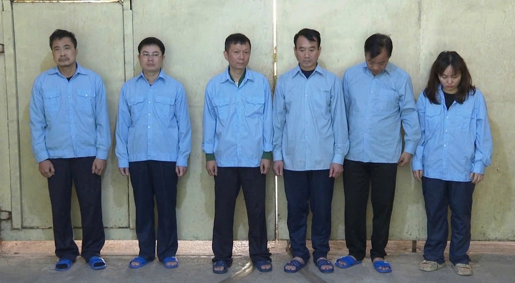 Hà Nội kỷ luật nhiều cán bộ, 6 người đang bị tạm giam - 1 Hà Nội kỷ luật nhiều cán bộ, 6 người đang bị tạm giam - 1