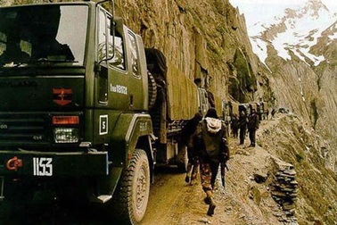 Ấn Độ cáo buộc Trung Quốc vi phạm không phận 