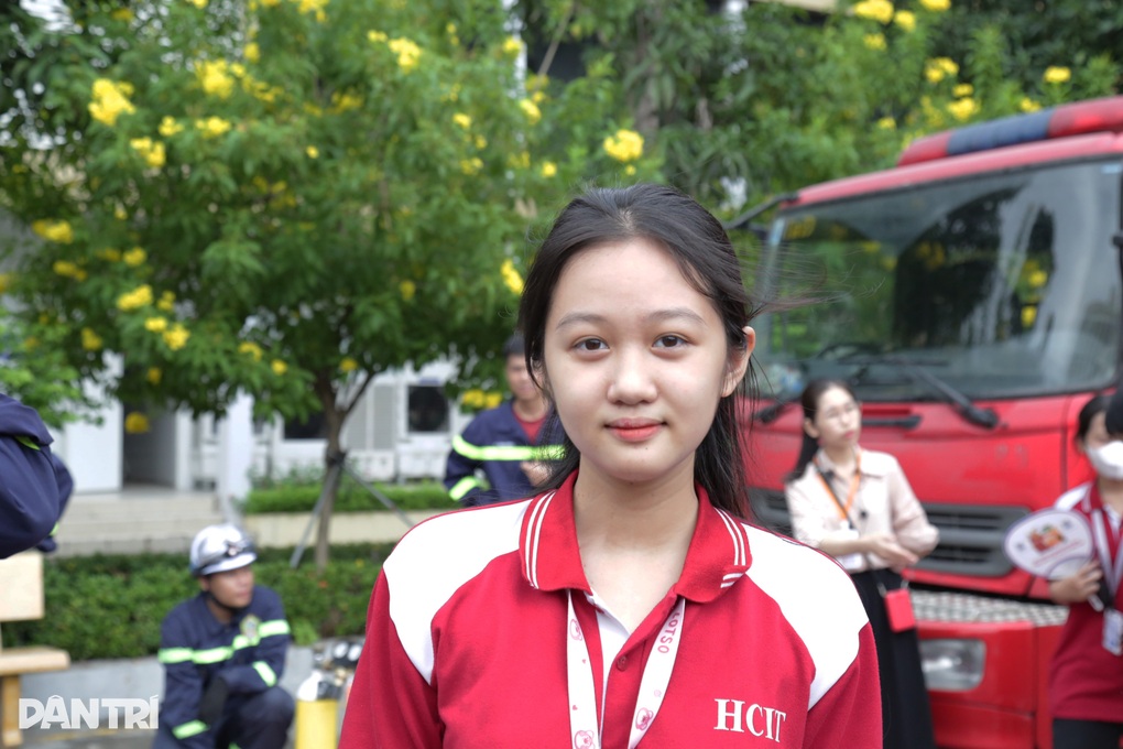 Hà Nội: Người dân tham gia các hoạt động trải nghiệm phòng cháy, chữa cháy - 2 Hà Nội: Người dân tham gia các hoạt động trải nghiệm phòng cháy, chữa cháy - 2
