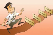 Chiếc bút gắn trên túi áo và hàng loạt thiết bị “trá hình” gian lận thi cử