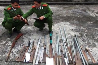 Côn đồ nổ súng thị uy trên đường