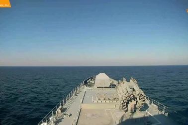 Khoảnh khắc chiến hạm Nga phóng tên lửa phá hủy UAV TB2 của Ukraine