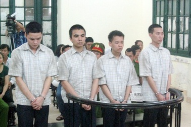 Cuộc đời chìm nổi của sát thủ dùng mìn cướp tiệm vàng