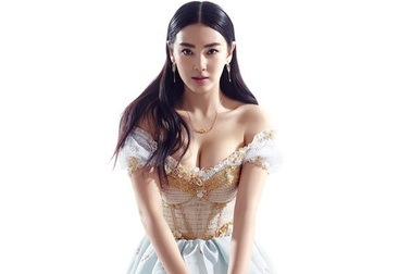 "Mỹ nhân ngư" Trương Vũ Kỳ hò hẹn với "phi công trẻ" kém 8 tuổi