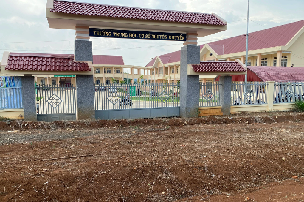 Ngôi trường được đầu tư 53 tỷ đồng ở Đắk Lắk, hơn một năm.... chưa mở cổng - 1 Ngôi trường được đầu tư 53 tỷ đồng ở Đắk Lắk, hơn một năm.... chưa mở cổng - 1