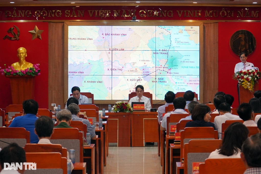 Nha Trang điều chỉnh việc sáp nhập xã, phường trong thành phố - 1 Nha Trang điều chỉnh việc sáp nhập xã, phường trong thành phố - 1