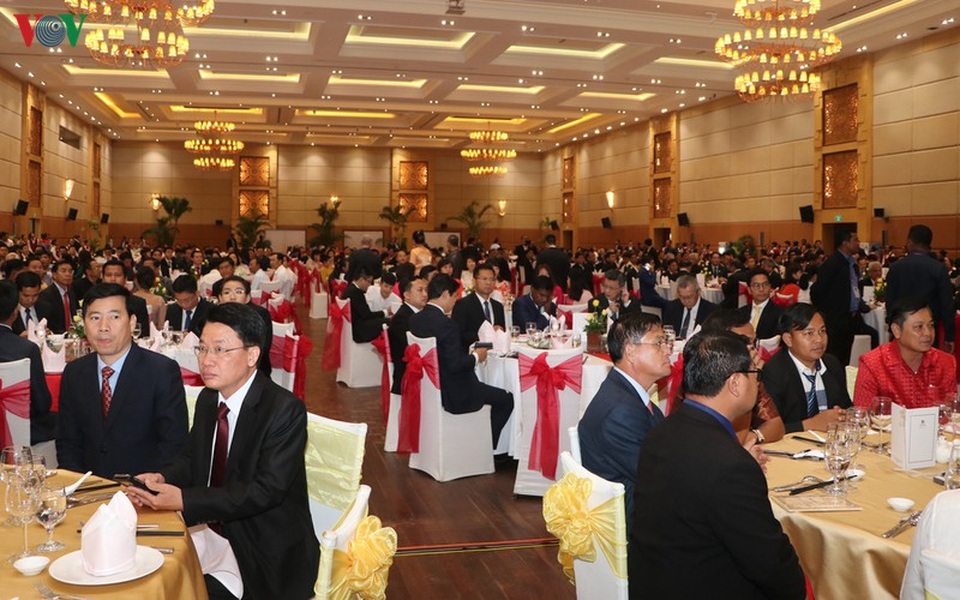 Thủ tướng Campuchia đón Tết Nguyên đán cùng cộng đồng người Việt - 3 Thủ tướng Campuchia đón Tết Nguyên đán cùng cộng đồng người Việt - 3