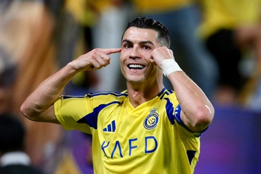 Ronaldo ghi bàn giúp Al Nassr thắng nhà vô địch AFC Champions League