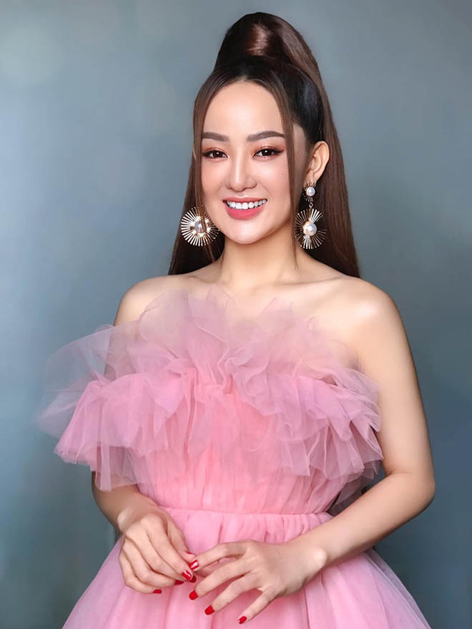 Danh tính nữ ca sĩ xinh đẹp, gợi cảm bị đồn đang hẹn hò Liên Bỉnh Phát - Ảnh 12. Danh tính nữ ca sĩ xinh đẹp, gợi cảm bị đồn đang hẹn hò Liên Bỉnh Phát - Ảnh 12.