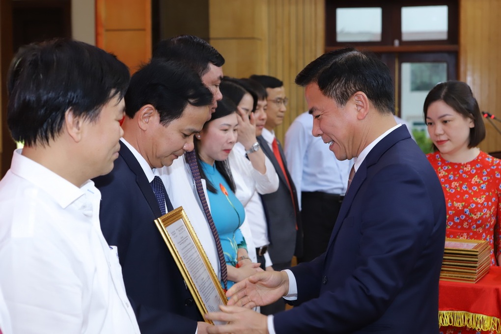 Thanh Hóa điều động, bổ nhiệm nhiều lãnh đạo, cán bộ chủ chốt - 2 Thanh Hóa điều động, bổ nhiệm nhiều lãnh đạo, cán bộ chủ chốt - 2