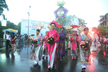 Nhiều chương trình hấp dẫn tại Festival nghề truyền thống Huế 2015