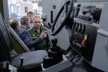 Bộ trưởng Quốc phòng Nga thị sát hoạt động sản xuất khí tài