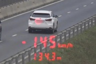 Tài xế ô tô chạy 145km/h trên cao tốc Vạn Ninh - Cam Lộ