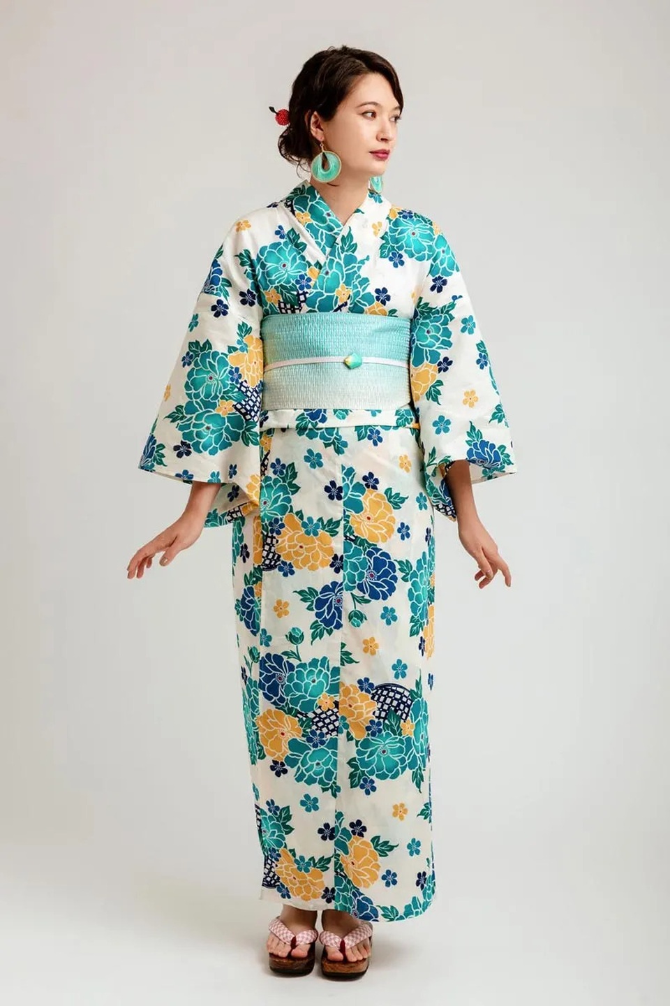Chiêm ngưỡng họa tiết 4 mùa tuyệt sắc của kimono Nhật Bản - 5 Chiêm ngưỡng họa tiết 4 mùa tuyệt sắc của kimono Nhật Bản - 5