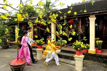 Có nhất thiết, cứ Tết là phải về quê?