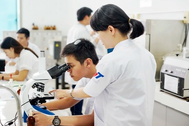Giảng viên làm nhiều việc kiếm trăm triệu đồng/tháng, chất lượng giảng dạy có đảm bảo?