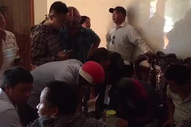 Hàng trăm công nhân công ty 482 đình công.