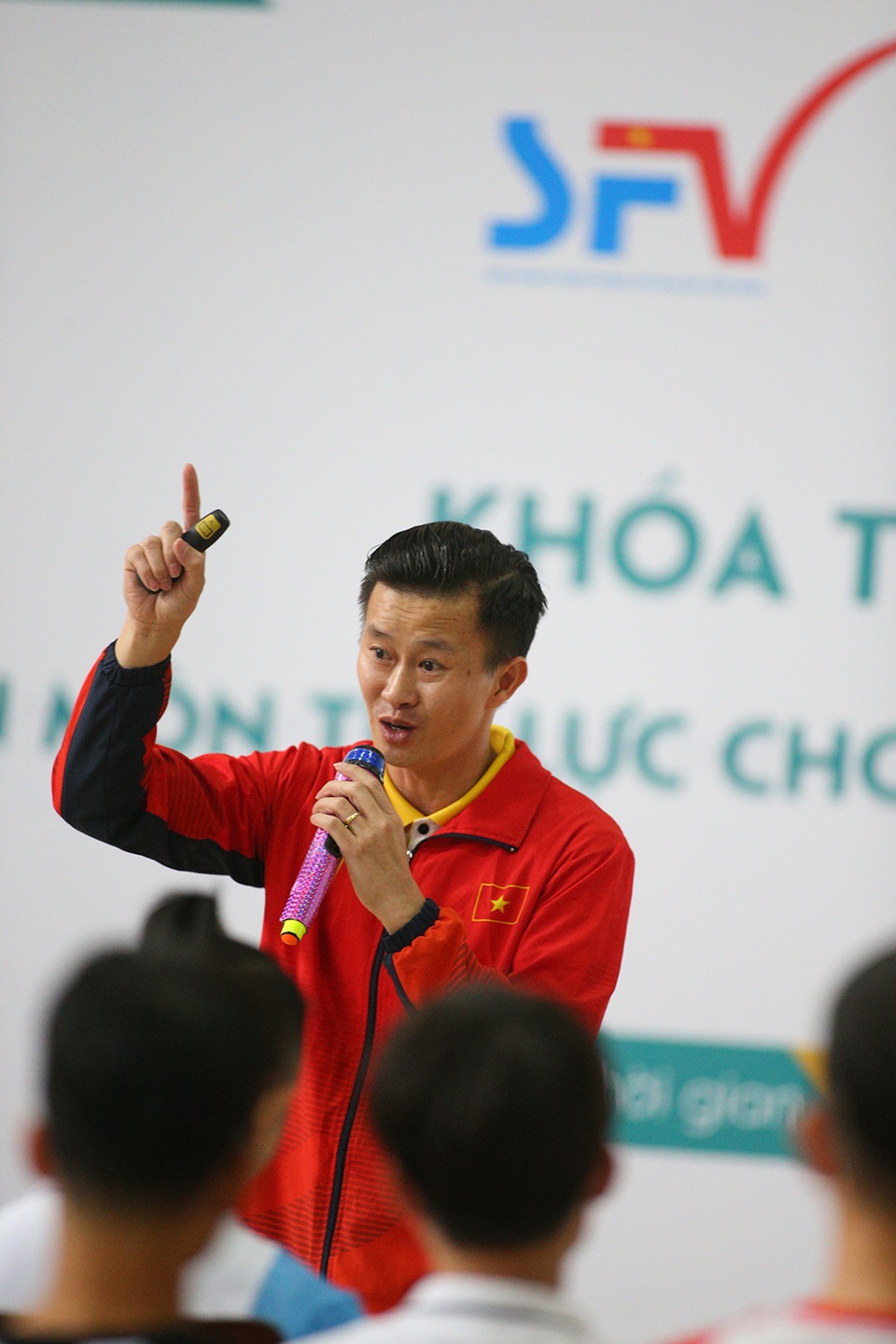 HLV Trương Minh Sang tập huấn thể lực cho HLV Trượt băng và Roller Việt Nam - 1 HLV Trương Minh Sang tập huấn thể lực cho HLV Trượt băng và Roller Việt Nam - 1